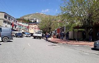 Kısıtlama kalktı, vatandaşlar sosyal mesafe kuralına...