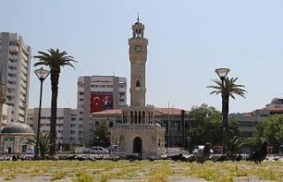 Kısıtlamanın üçüncü gününde de İzmir sokaklarında...