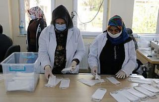 Kız meslek lisesinden günlük 8 bin adet maske