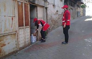 Kızılay’dan 100 aileye gıda yardımı