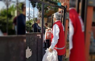 Kızılay’dan dar gelirli ailelere Ramazan pidesi