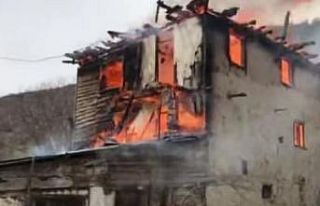 Kızılcahamam’da 6 ev ve samanlık yandı