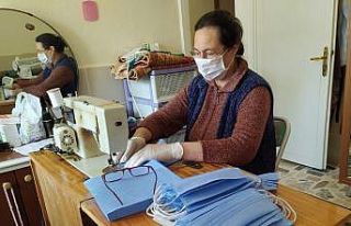 Koçarlı Belediyesi ve kadınlar el ele maske üretimine...