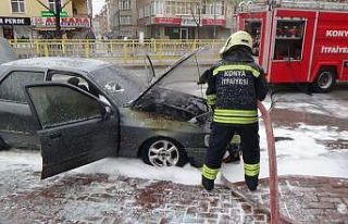 Konya’da seyir halindeki otomobil yandı