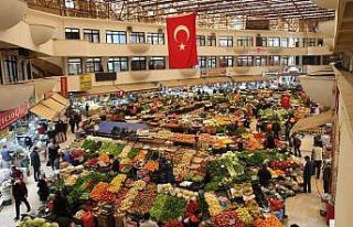 Konya’nın asırlık çarşısında maske takma...