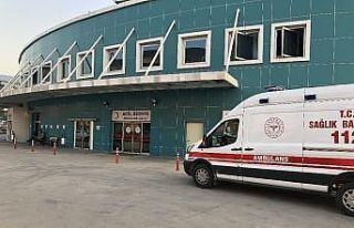 Korona korkusundan ölen kadın otopsi için korona...