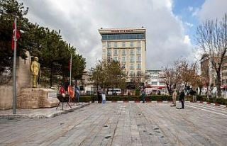 Korona virüs nedeniyle kurtuluş töreninde sadece...