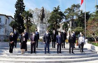 Korona virüs tedbirleri nedeniyle sade kutlama