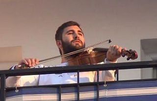 Korona virüse keman resitali