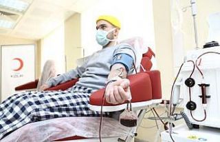 Korona virüsü yenen genç doktordan plazma bağışı