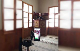 Koronadan hayatını kaybedenler için online Kuran-ı...