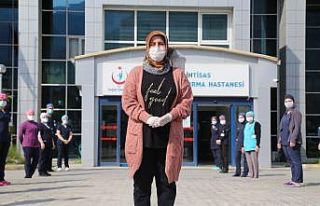 Koronayı yendi, alkışlarla taburcu oldu