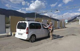 Kozluk’ta iki bina korona virüs nedeni ile karantinaya...