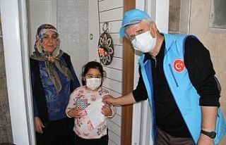 Küçük Bahar kumbarasındaki harçlıkla milli dayanışma...