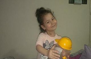 Kumbarasındaki paralarını yardım kampanyasına...