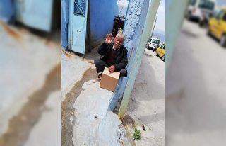 Kuşadası Romanlar Derneği hergün 1500 ekmek dağıtıyor