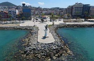 Kuşadası’na sessizlik hakim