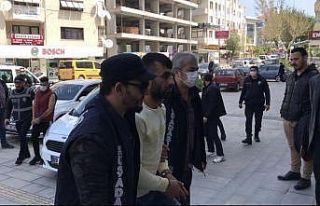 Kuşadası’nda cinayet zanlıları tutuklandı