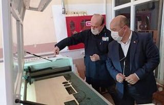 Kütahya’da yüz koruyucu siperlikli maske üretiliyor