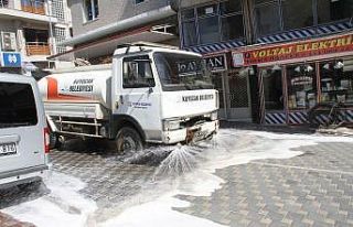 Kuyucak’ta pazaryerleri dezenfekte ediliyor