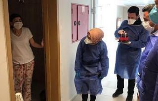 KYK’da karantinaya alınan vatandaşa doğum günü...