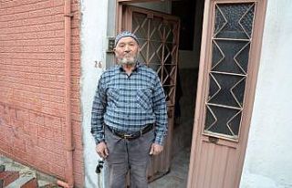 Maaşını bağışlayan Kıbrıs Gazisi’ne Vali...