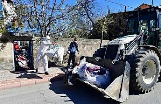 Malatya’da çöp evden 8 kamyon çöp çıkarıldı