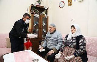 Malatyalı yaşlı çiften duygulandıran bağış