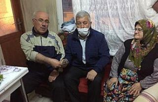 Malkaralı muhtarlardan yangınzede vatandaşa yardım...