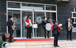 Maltepe Belediyesinden çocuklara sürpriz kutlama