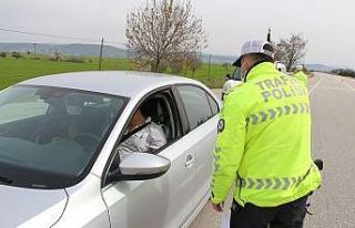 Manisa il sınırında uygulama; araçlar geri gönderiliyor