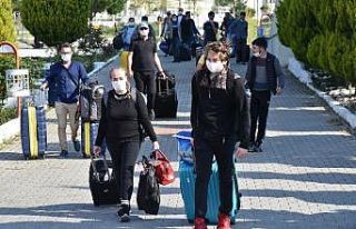 Manisa’da karantinadaki 318 kişi memleketlerine...