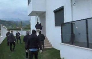 Manisa’da lüks villaya kumar baskını