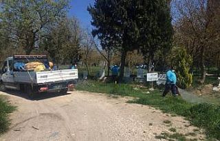 Manisa’da mezarlıklar bakıma alındı