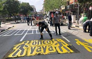 Manisa’da yol çizgileri ve trafik işaretçileri...