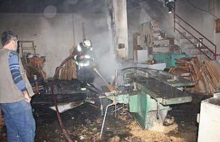 Marangoz atölyesinde korkutan yangın