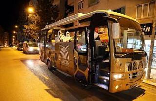 Mardin’de evde kalan vatandaşlara üstü açık...