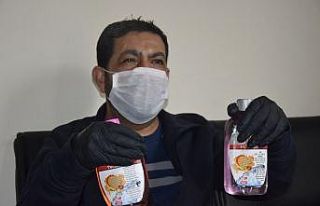 Maske ve eldiven sipariş etti sıvı sabun çıktı