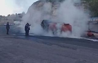 Mazot yüklü tanker alev aldı