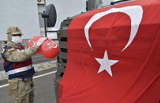 Mehmetçik köy köy gezerek çocukların bayramını...