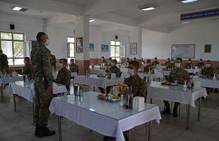 Mehmetçikler salgına karşı tedbirli