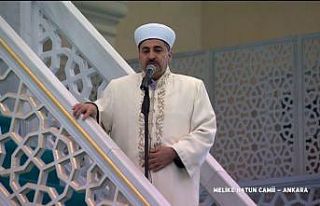 Melike Hatun Camii’nde cuma namazı kılındı