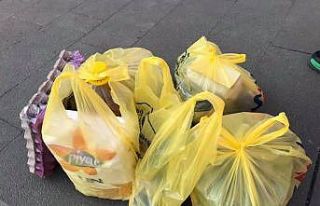 Memleketlerine gidemeyen hakemlere kumanya desteği