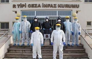 Menemen Hatundere Cezaevi personeli kendilerini izole...