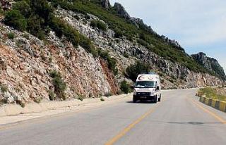 Menteşe’de motosikletli polis kaza yaptı