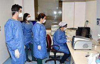 Mersin Üniversitesi hastanesinde PCR testi yapılmaya...