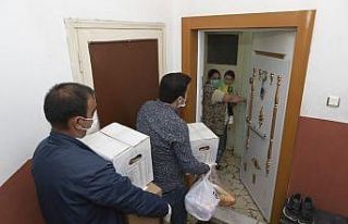 Mersin’de belediye ekipleri yasak sürecinde hizmete...