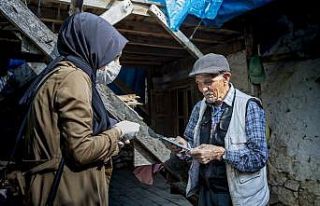 Mersin’de halk kart teslim noktalarında korana...