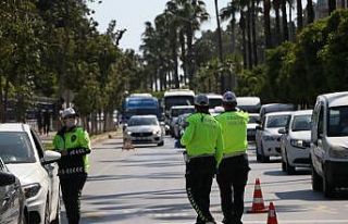 Mersin’de polis ve jandarma eş zamanlı uygulamalara...