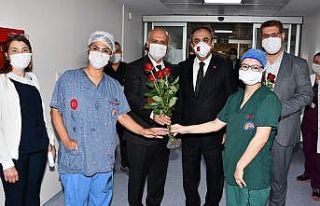 MEÜ Tıp Fakültesi Hastanesi çalışanlarına moral...